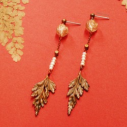 ヴィンテージ淡水パールシダの葉のイヤリング、赤銅の手作りの本物の花のジュエリー、ヴィンテージシダ真珠のイヤリング#LUNALUN 1枚目の画像