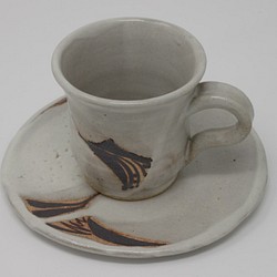 佐藤　洋子　作　白マット鉄絵コーヒー碗皿　(s2-17) 1枚目の画像