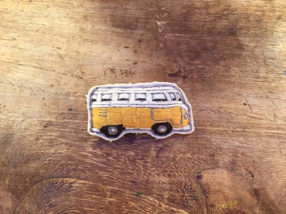 旅遊系列 小巴士 小貨車 VAN (黃) / 手工刺繡 別針 胸針 扣針 第1張的照片