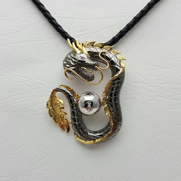 [HS] Hongshengの宝石黒の毛虫雲龍は、真珠のペンダントシルバー+黒革コードチェーンで遊んで 1枚目の画像