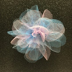 トリプルカラーのダリア　ポップなお花　ヘアアクセサリー 1枚目の画像
