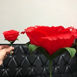 一輪ブーケとブートニアのセット(真っ赤なバラ) 1枚目の画像