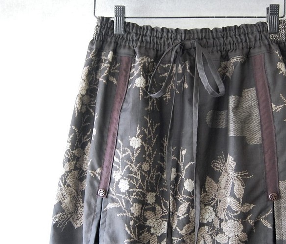 大島紬　花束のタックギャザースカート　着物リメイク 1枚目の画像