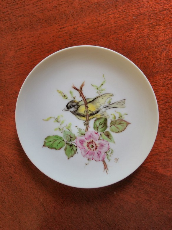 小鳥と野バラの飾り皿 1枚目の画像