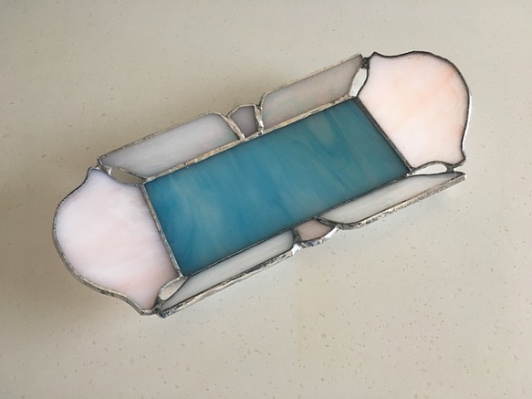 彩色玻璃桃子×白色×藍色盤子海灣視圖 第1張的照片
