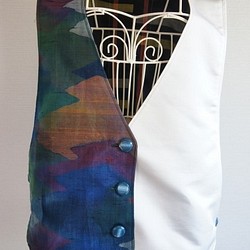 ハンドメイド　着物リメイク　正絹（一部正絹帯を使用）　リバーシブルベスト 1枚目の画像