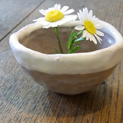 【再再販】小さなお花を飾るのにとても便利なミニミニ花器（ホワイト） 1枚目の画像