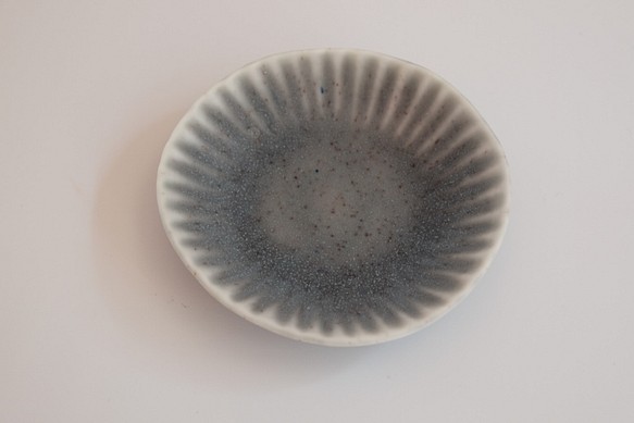 豆皿　菊　ブルーレイン 1枚目の画像