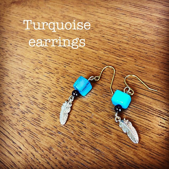 Turquoise 輝い earrings Feather 現品