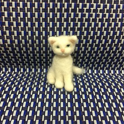 羊毛フェルト  白猫ちゃん 1枚目の画像