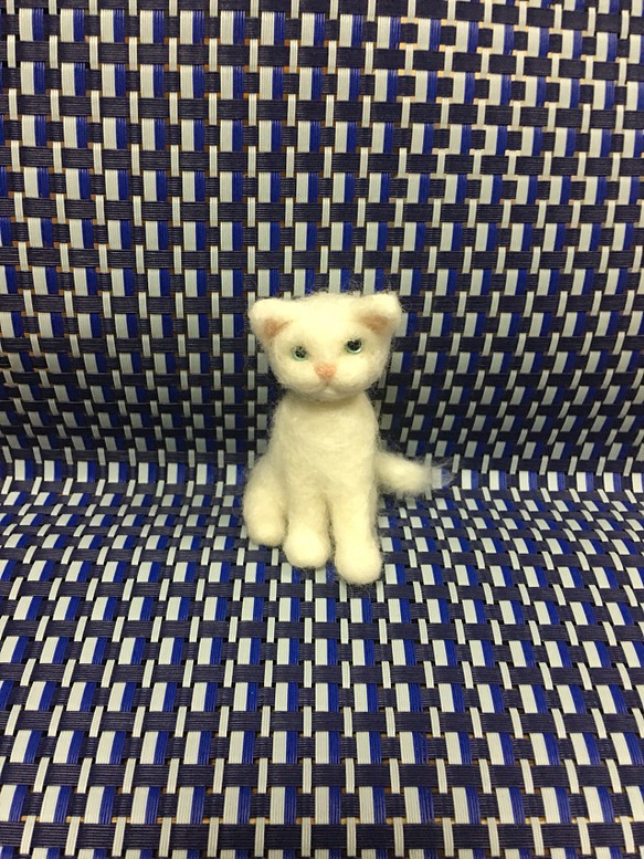 羊毛フェルト  白猫ちゃん 1枚目の画像
