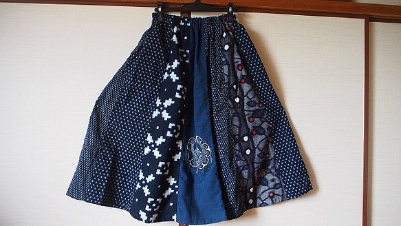 ◆古布・手織り藍染絣・12枚ハギ・二本ゴム・ロングスカート◆ 1枚目の画像