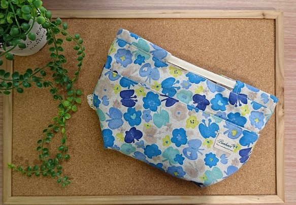ハンドメイド バッグインバッグ 北欧風 ブルー お花とちょうちょ 1枚目の画像