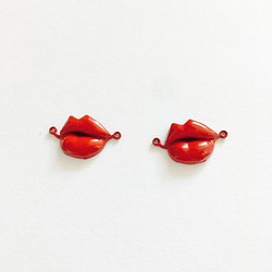 赤い唇チャームパーツ✴︎2個セット 1枚目の画像