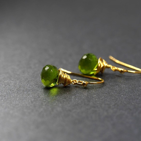 墨綠的夜 - 金色復古石英石耳環耳夾 輕珠寶系列 (可改夾式) 第1張的照片