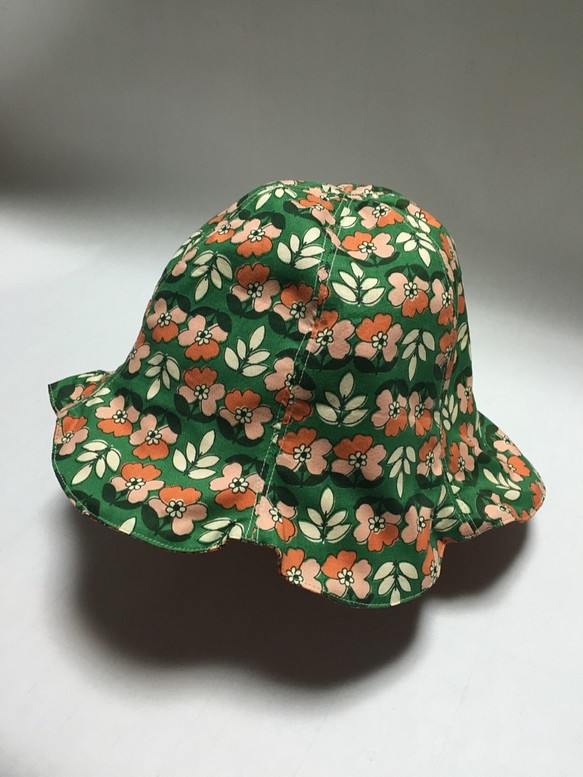チューリップハット sizeM レトロ 緑花柄×オレンジ 小花柄 帽子(ベビー