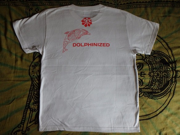 Tシャツ（L）　海　イルカ（ホワイト×レッド） 1枚目の画像