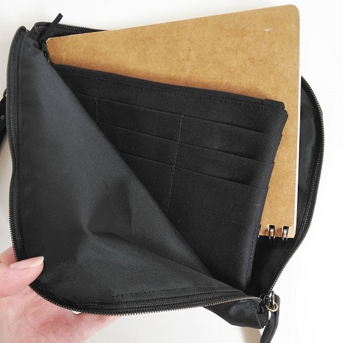 Half zipper clutch bag（M）011.5 ✴母子手帳ケース/通帳ケース/お薬 