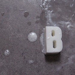 英文字母手工皂-真正薰衣草 白色 x 2 第1張的照片