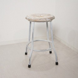 レトロな鉄脚スツール 座面チーク 無垢材 丸椅子 チェア ホワイトウォッシュ 1枚目の画像