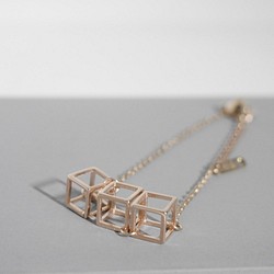 18K玫瑰包金 3D簡約立方體吊咀手鍊手鏈 情人節紀念禮物 第1張的照片