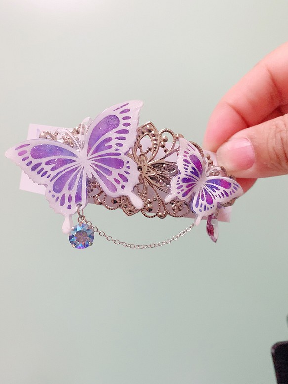 再販！幸せを招く紫の蝶のバレッタ バレッタ BONHEUR 通販｜Creema