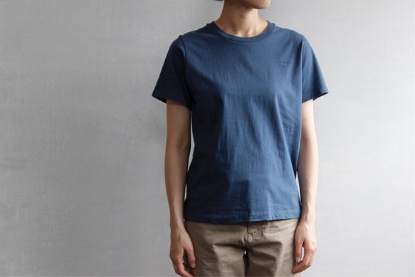 “comfortable clothes”プリントTシャツ/indigo blue 1枚目の画像