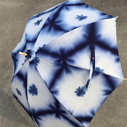 Creema限定 送料無料 雪花絞りの日傘 藍F 1枚目の画像