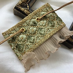 【再販】インド刺繍 リボン ポニーフック ラップリボン リボンラップ ピスタチオグリーン×ベージュレース 1枚目の画像