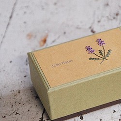 ラベンダー　刺繍入り　紙箱グリーン　ケース　名刺サイズ　BOX　メモ　ハンドメイド 1枚目の画像
