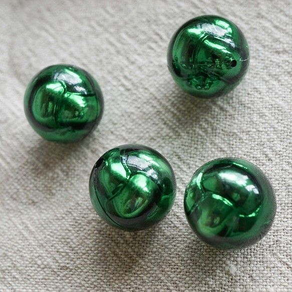 1970's Green Metallic Beads (4pcs) 1枚目の画像