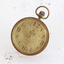 個性的 真鍮ヘアラインデザインの懐中時計 選べるパーツアクセサリー ハンドメイドウォッチ　WB085 1枚目の画像