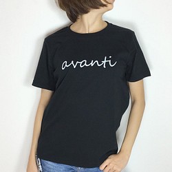 【ブラック】【avanti】大人の女性を演じるシンプルなロゴT/USED風な仕上がりレディースTシャツ 1枚目の画像