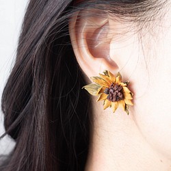 皮革花朵耳環 Sunflower（向日葵） 意大利皮革耳環 多變禮物 無孔穿孔耳環 真皮 第1張的照片
