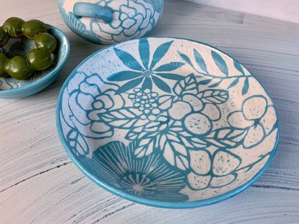 陽刻系列-湖水藍花卉大盤__陶器餐盤 第1張的照片