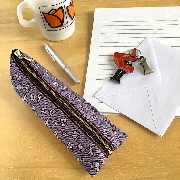 畳縁　字母圖案　筆盒　 日式　紫色 第1張的照片