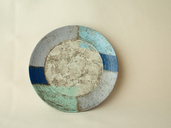 大皿　23ｃｍ　 カラフル　ブルー　グリーン　パープル　陶器　 1枚目の画像