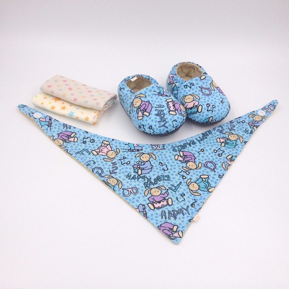 小兔樂團-彌月寶寶禮盒(學步鞋/寶寶鞋/嬰兒鞋+2手帕+領巾） 第1張的照片