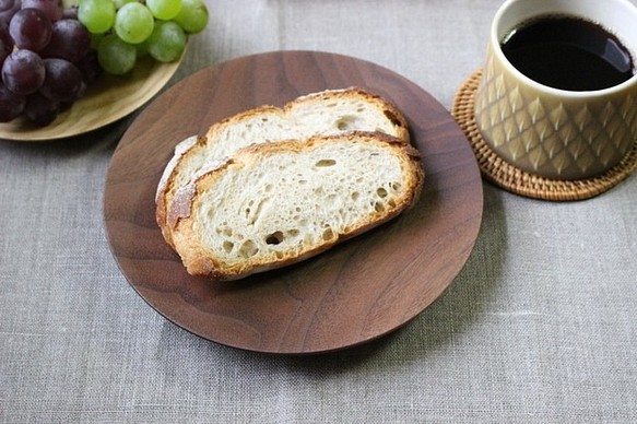 ウォールナットのお皿 （φ１８５）：パン皿 1枚目の画像