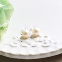 帶來幸福的六月珍珠誕生石的珍珠螺絲釘穿孔6-7mm 第1張的照片