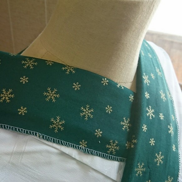 ラスト❗雪の結晶柄の半襟(緑✖金) 1枚目の画像