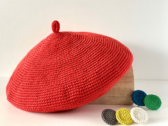 赤いベレー帽