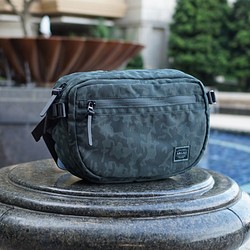 Argali 超輕防潑水 實用簡約 腰包 肩背包 斜背包 Shoulder Bag 迷彩綠色 第1張的照片