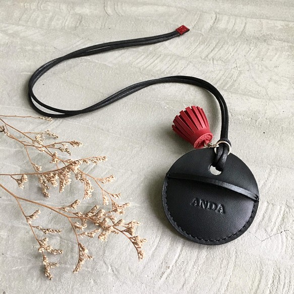 KAKU皮革設計 gogoro鑰匙皮套訂製 黑色+深紅小流蘇 第1張的照片