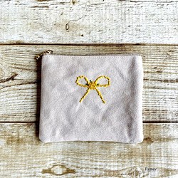 手刺繍ミモザで描くリボンポーチ(ミニ) 国産帆布　flower 大人可愛い　小物入れ 1枚目の画像