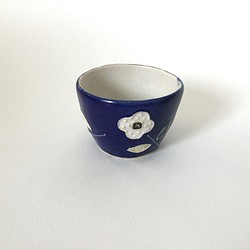 花カップ (青 ×白) 1枚目の画像