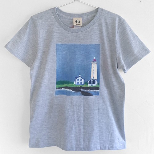 灯台柄tシャツ 絵本のような北欧風灯台の手描きtシャツ Tシャツ カットソー 手描きtシャツと雑貨のお店 Niko 通販 Creema クリーマ ハンドメイド 手作り クラフト作品の販売サイト