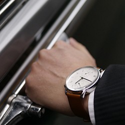 REFINE 7148 旅行者多功能腕錶 - 白 第1張的照片