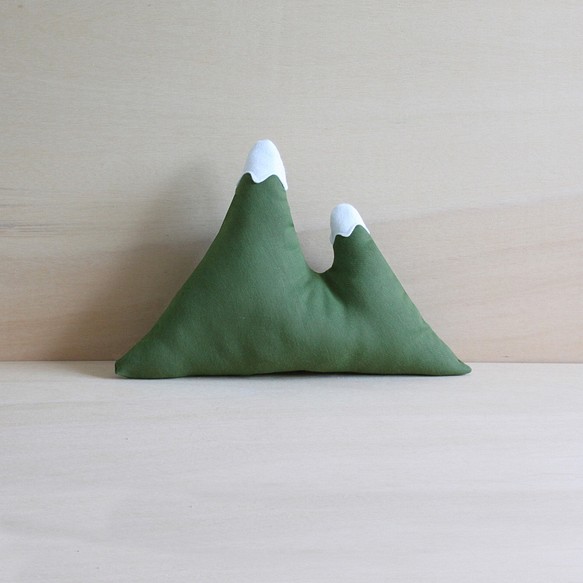 Mountain pillow / Handmade cushion - Double Peak (S) 1枚目の画像