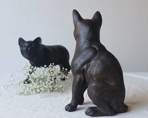 天然無垢ウッド 手彫り木彫りART “ 座る猫 ” 黒猫 クロネコ ネコ置物